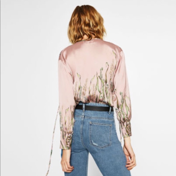 Sold! 😍 NWT Zara Floral Printed Bodysuit Wrap Top - Picture 6 of 8